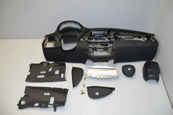 Genuine BMW E70 X5 Dashboard Head-Up Display (HUD) Unit – LHD (OE 62106974555)